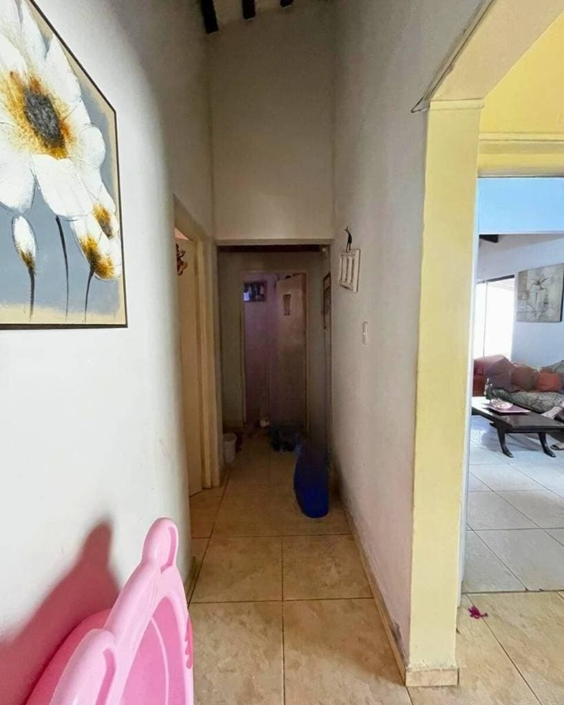 En venta Casa con 2 locales comerciales Barrio Mburucuyá, foto 4