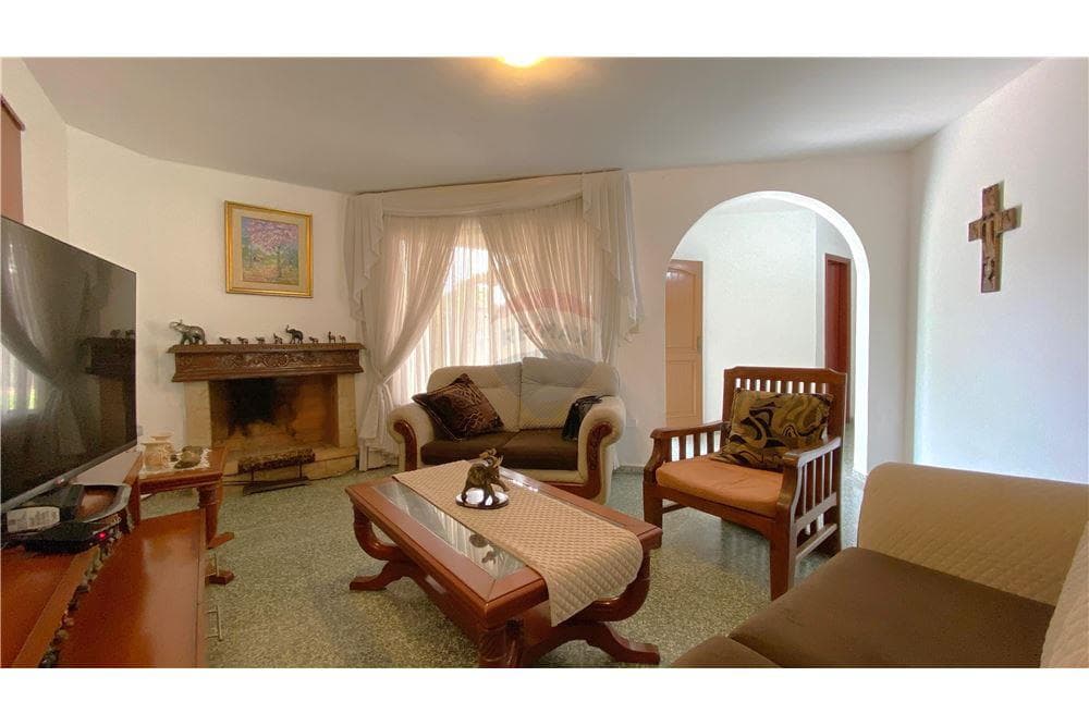 Casa a la venta en zona residencial de Fdo de la Mora Zona Norte- Ingavi, foto 4