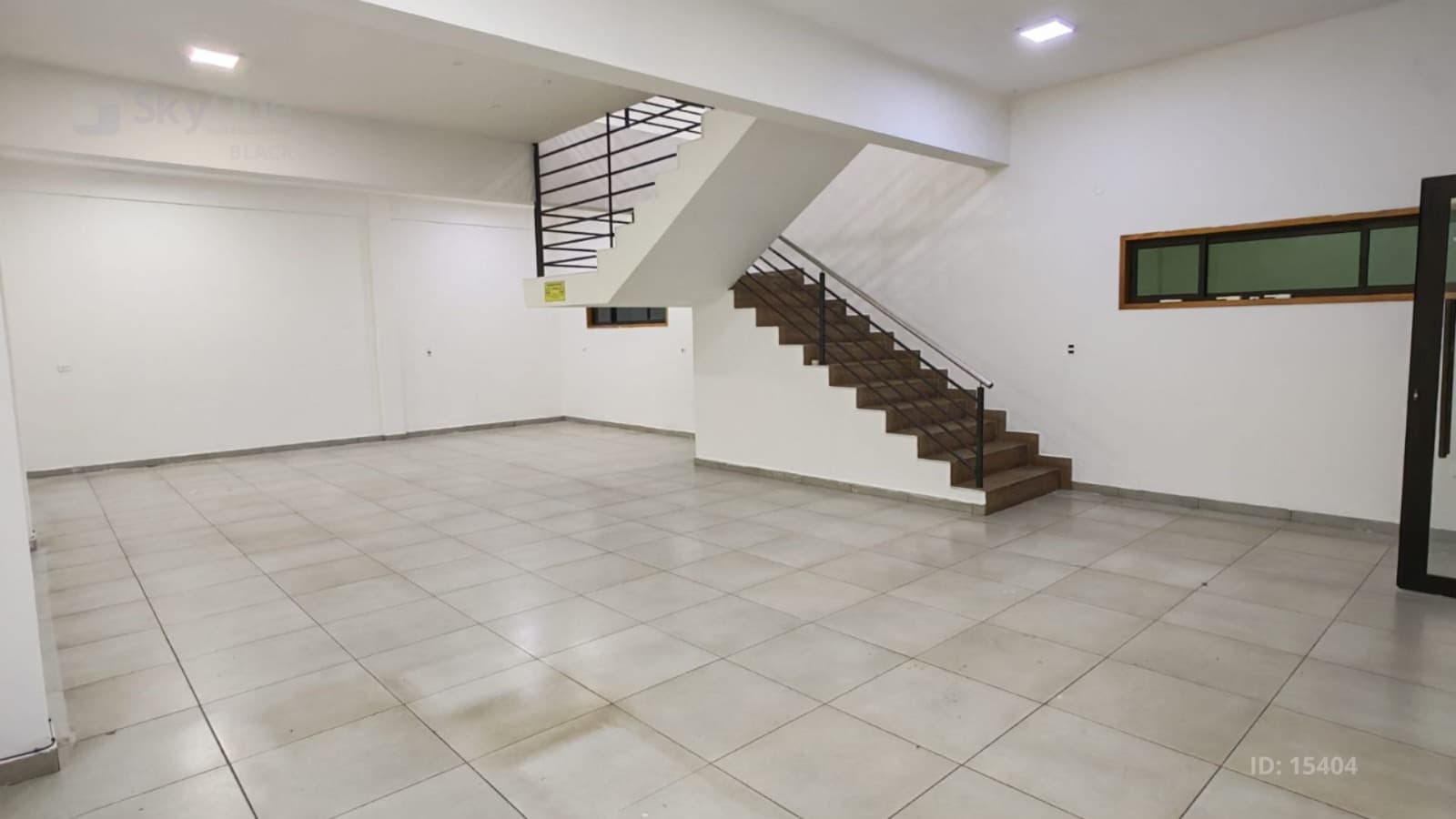 Alquilo-salón comercial en guarambaré, foto 3