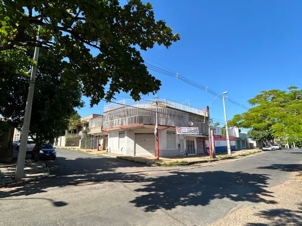 Propiedad en esquina sobre la avda. Ee.uu, foto 1