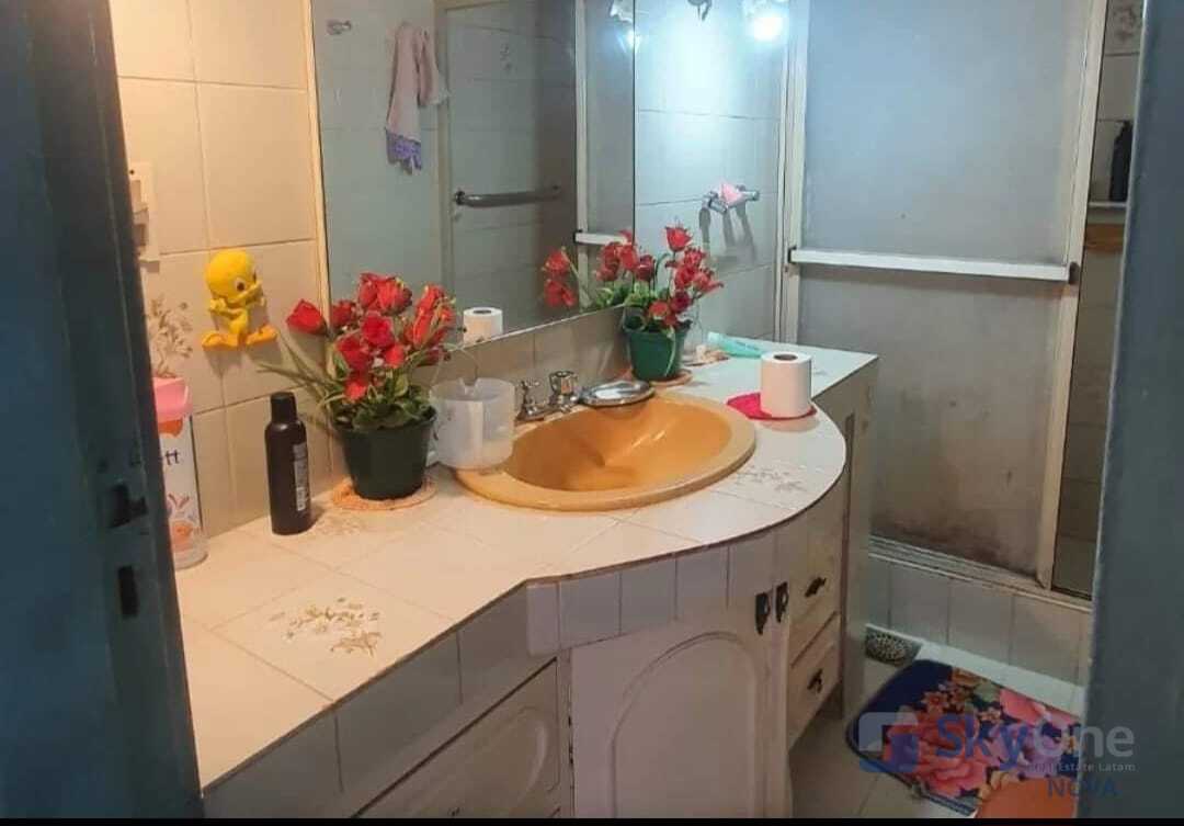 Casa en sajonia a cuadras de colon, foto 3