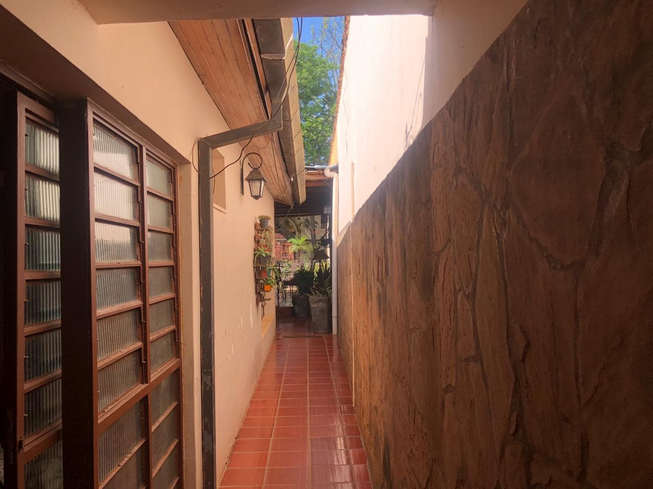 Casa sobre la avda tuyuti. Cnel. Oviedo, foto 4