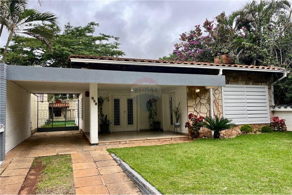 Casa - Alquiler - Paraguay Asunción Las Mercedes, foto 2