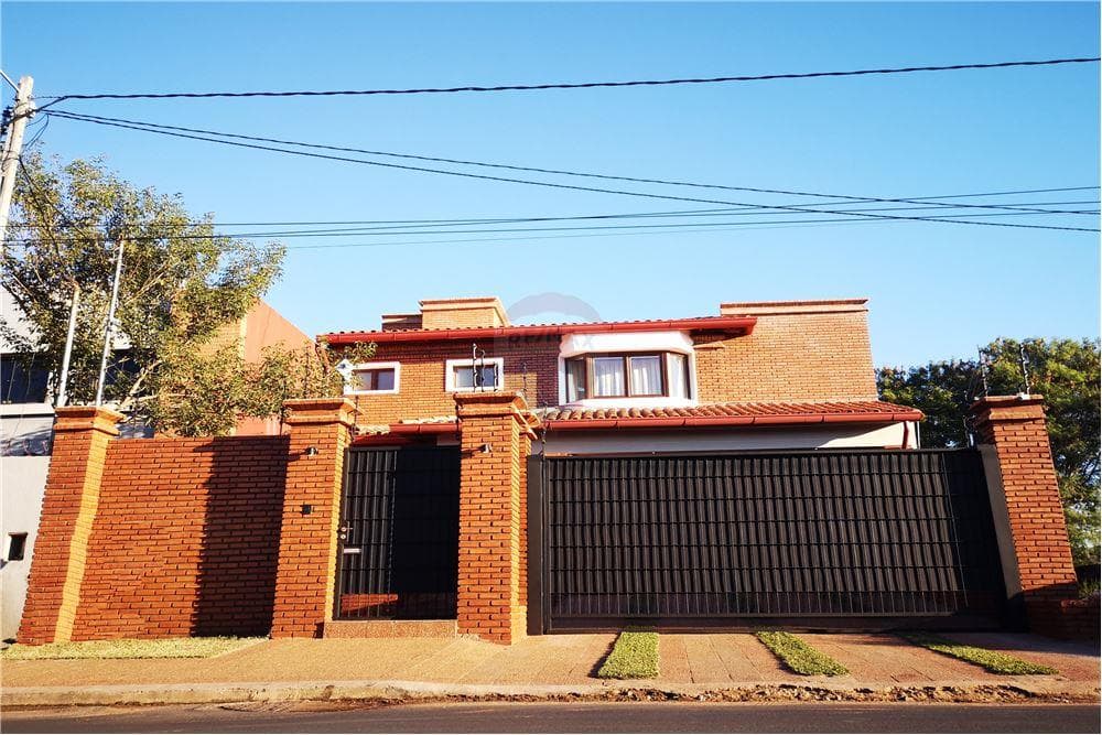 Elegante y amplia residencia pasos del cit, foto 1