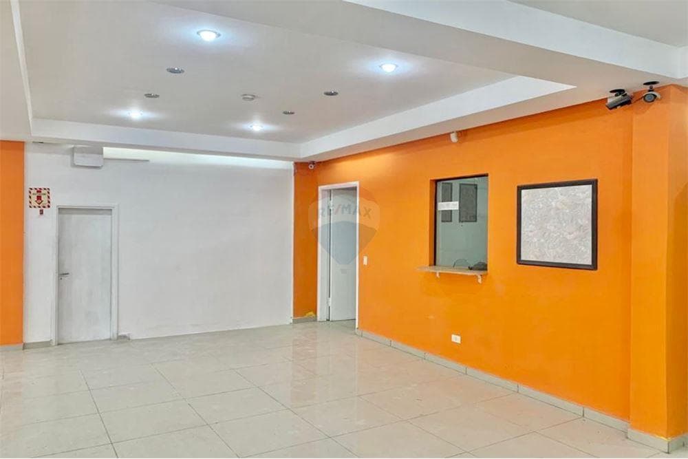 En alquiler local comercial en barrio ciudad nueva — foto 4