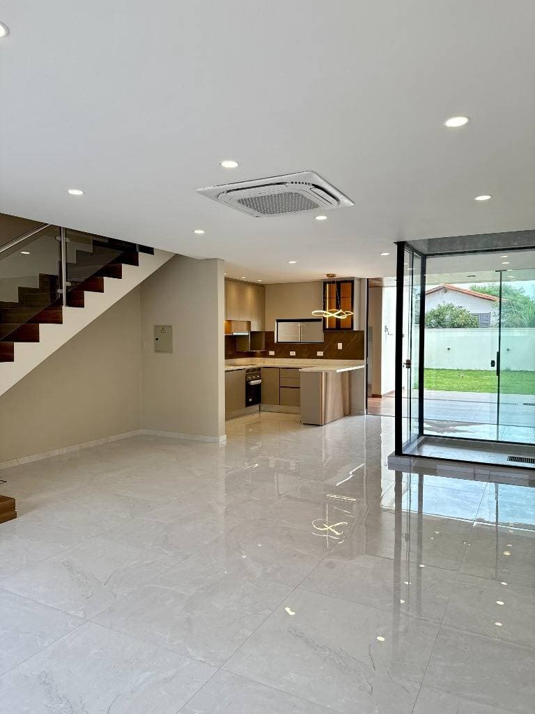 En venta Duplex de lujo a estrenar en el Cuarto Barrio de Luque — foto 1
