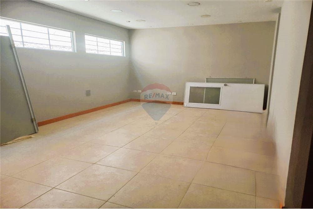 Oficina - Alquiler - Luque, Paraguay, Emprende aquí! — foto 4