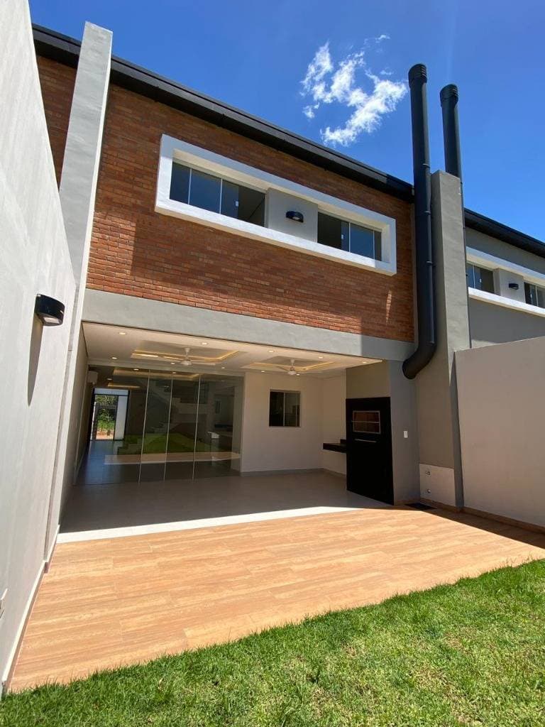 Duplex en venta en Luque zona plaza madero