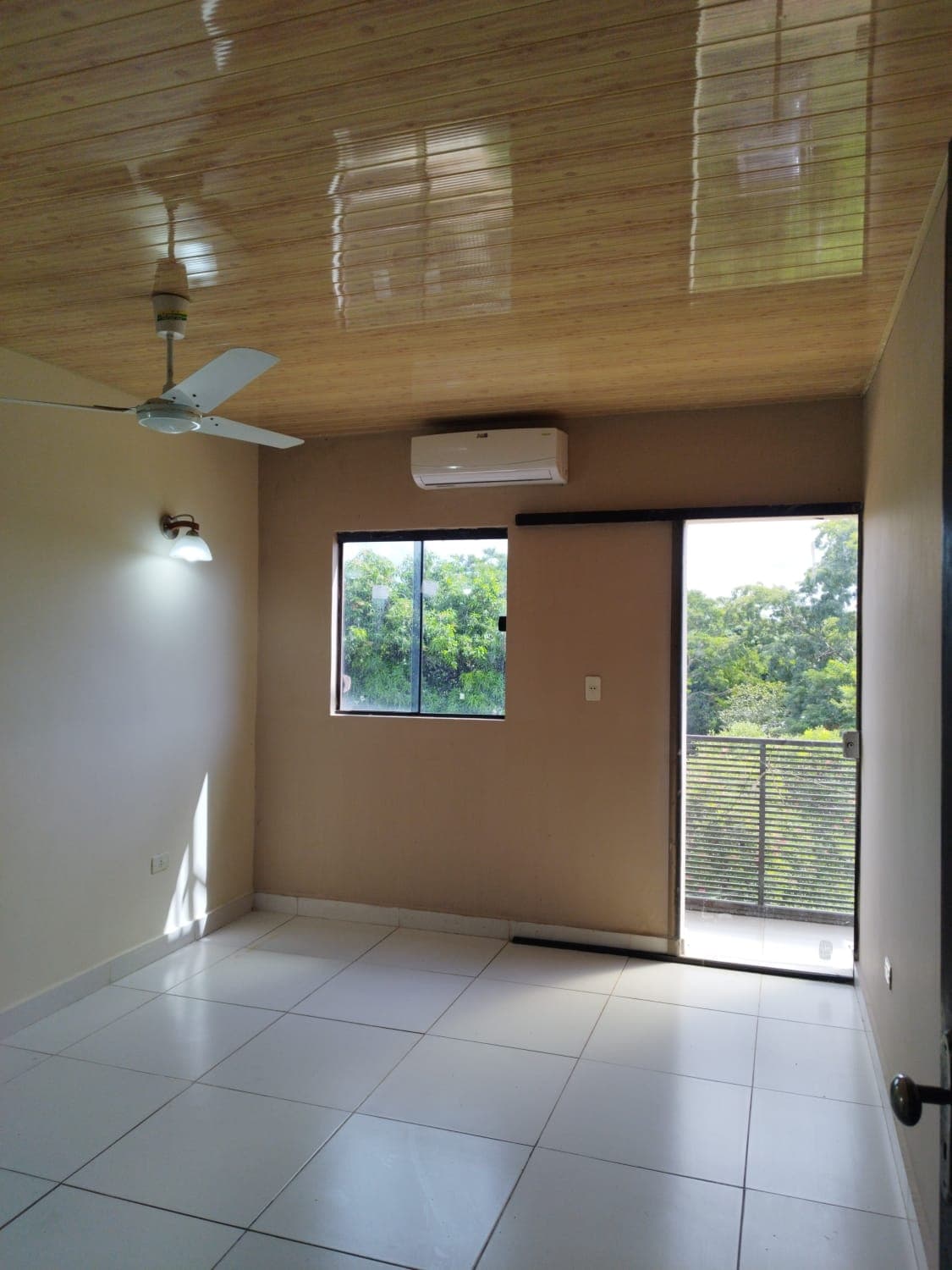 Departamento de 3 dormitorios en Villa Elisa, foto 3