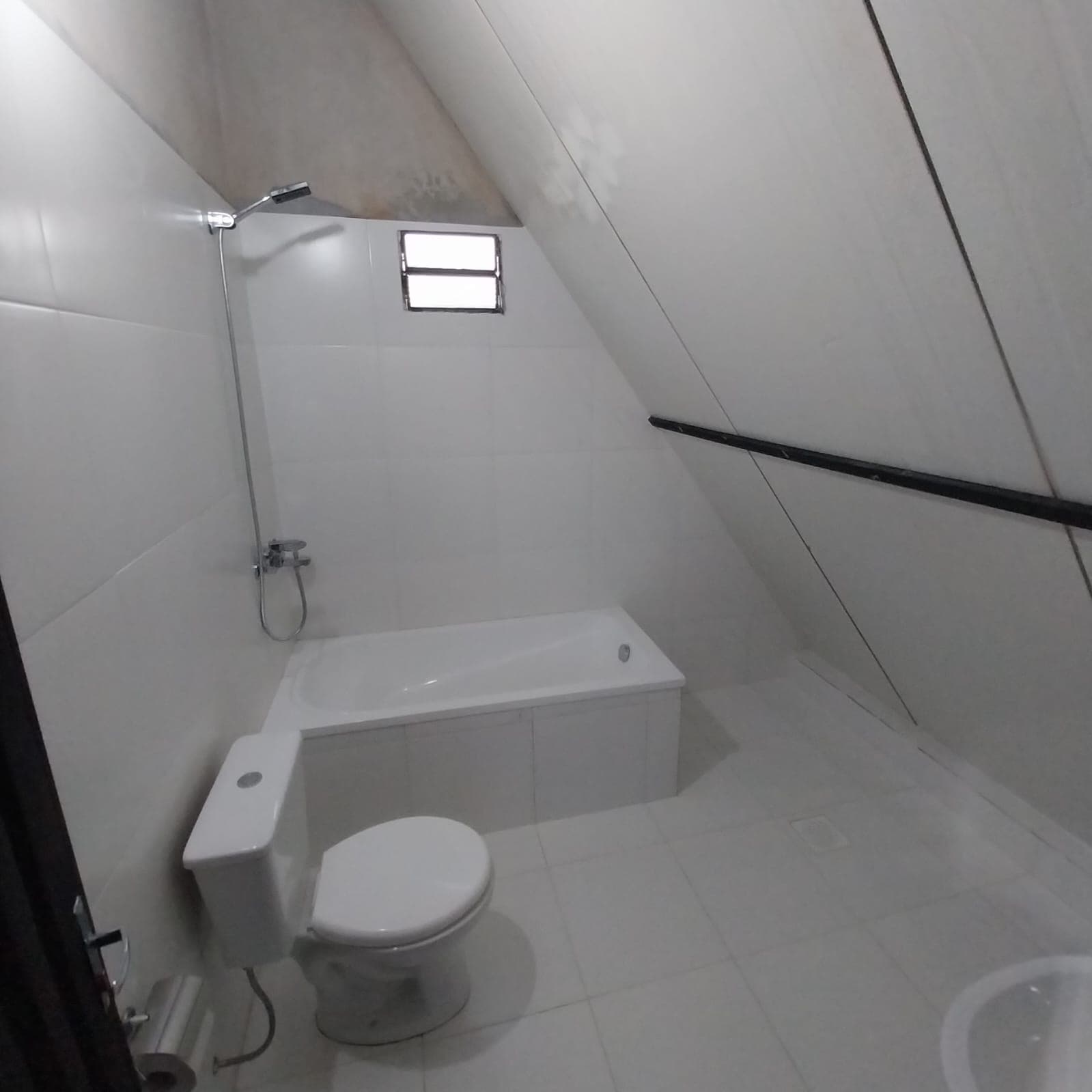 Hermosa casa alpina en la ciudad de altos — foto 4