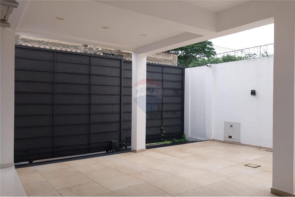 ✨alquiler de casa en ita enramada - ¡confort, seguridad y espacios amplios!, foto 2