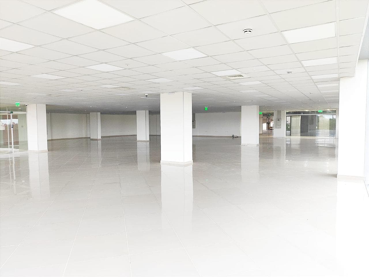Oficina de 1.516 m2 en Villamorra, foto 2