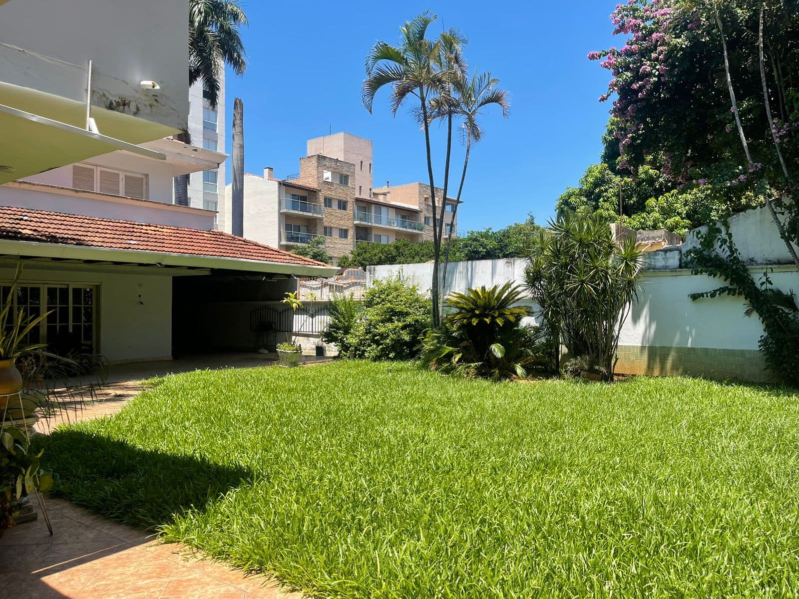 Alquilo residencia zona Shopping del Sol