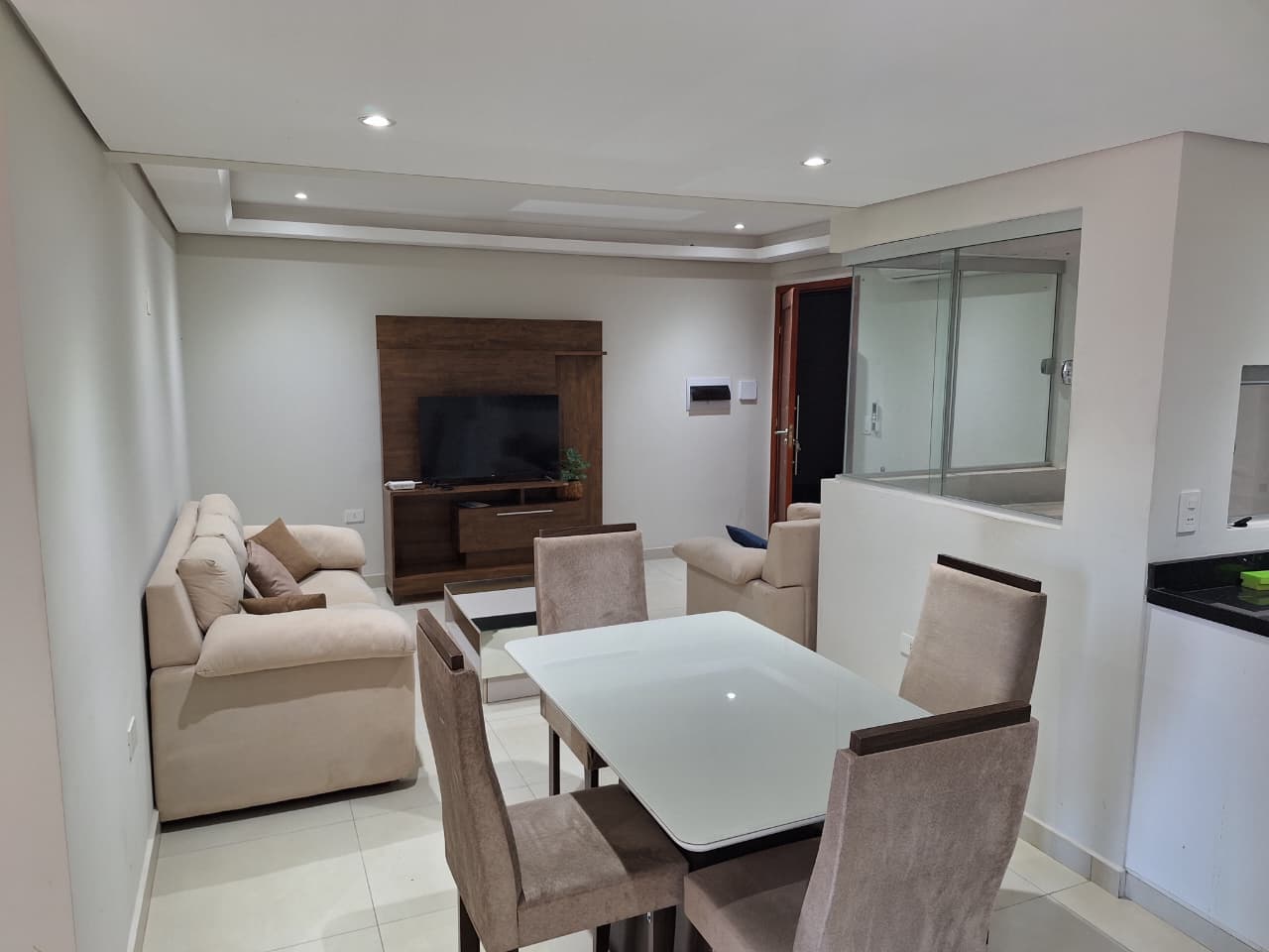 Se alquila hermoso departamento de 3 dormitorios totalmente amoblado, foto 2