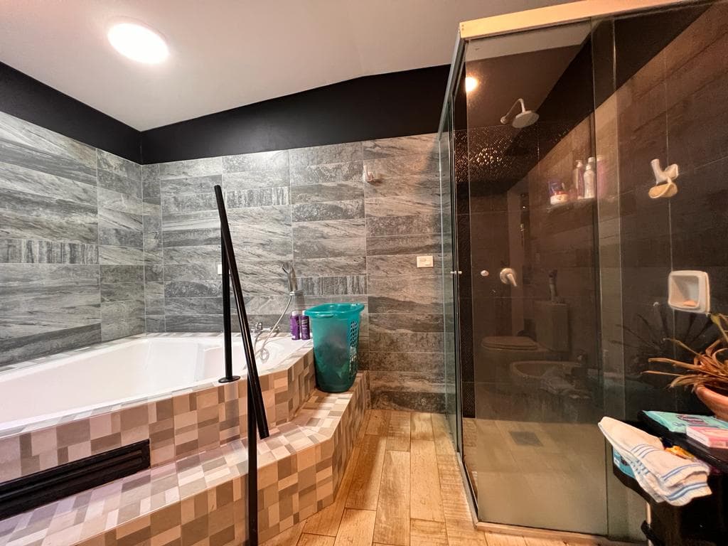 Casa de 300 m2 Ubicada en Exclusivo Barrio Cerrado de Luque-CLHO5047127, foto 5