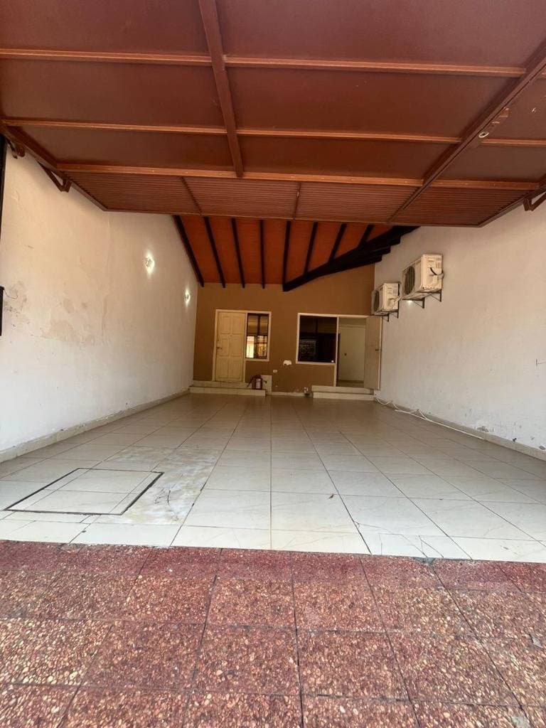 Casa a restaurar en el barrio mburucuya, foto 5