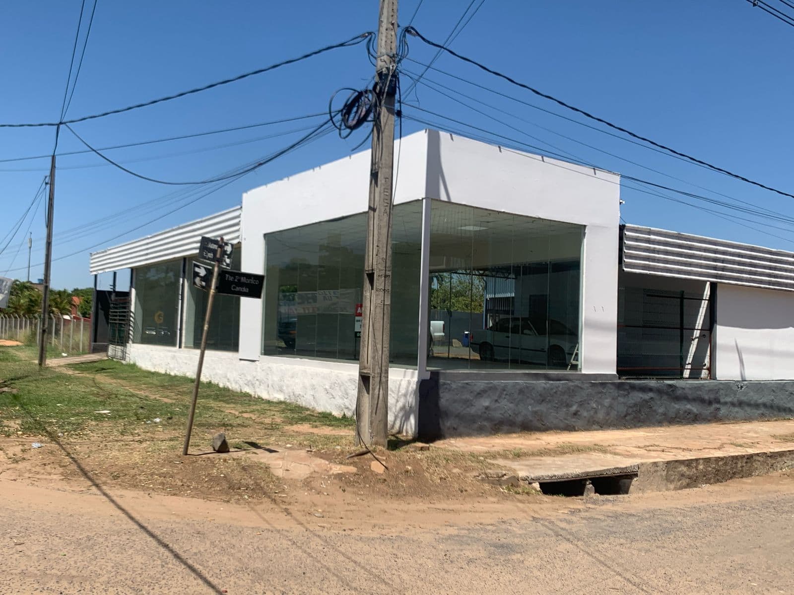 Alquiler de Esquina Comercial Estratégica con Alto Flujo Vehicular