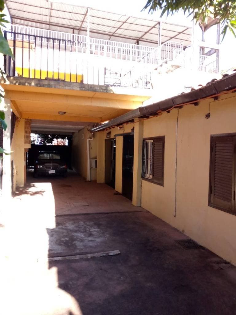 Casa En Venta En Barrio Mburucuya, foto 2