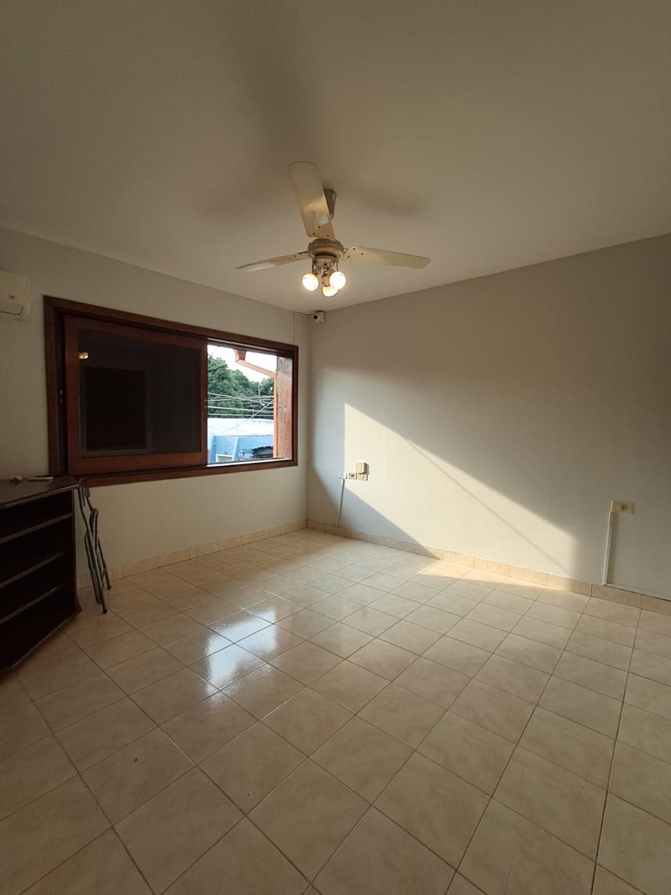 Dúplex en esquina con quincho – zona casa rica los laureles, foto 5