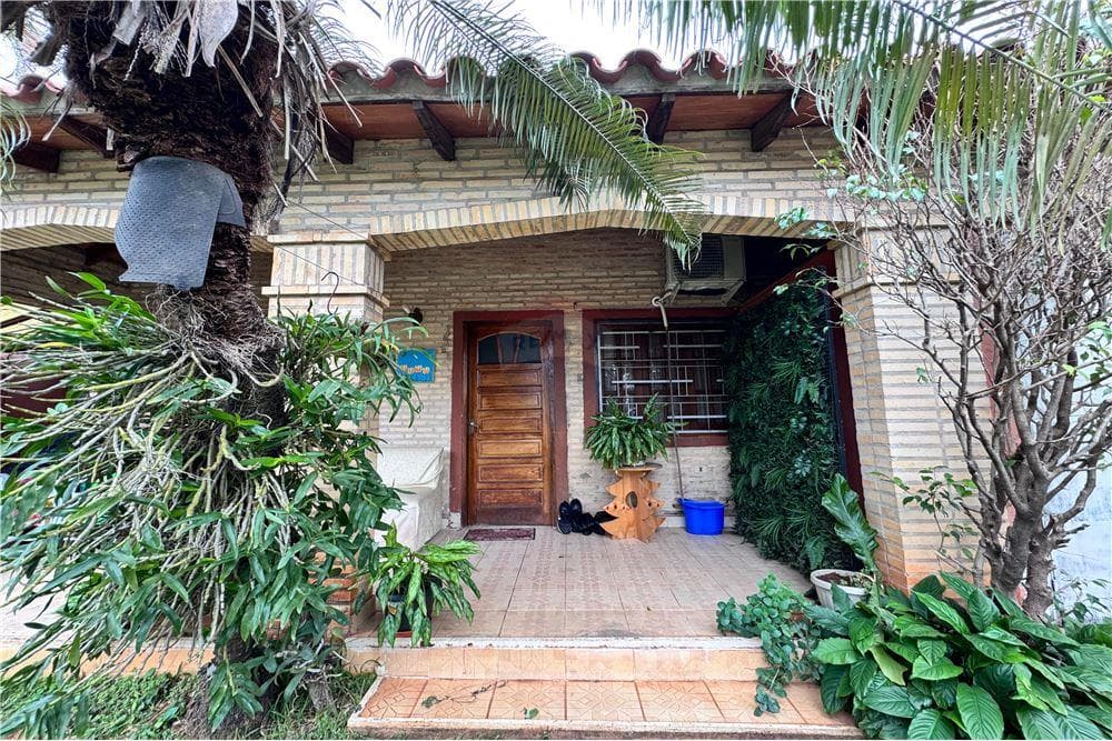 Casa a ref. En amplio terreno. Esquina. Ycua sati, foto 3