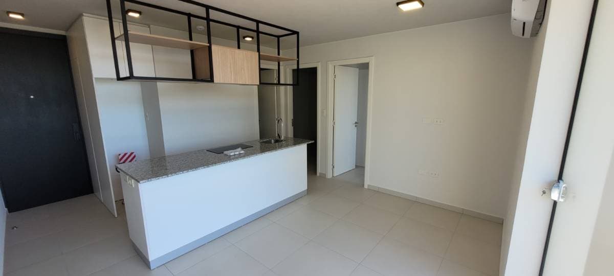 Departamento de 2 dormitorios en insignia terra 01, Luque — foto 3