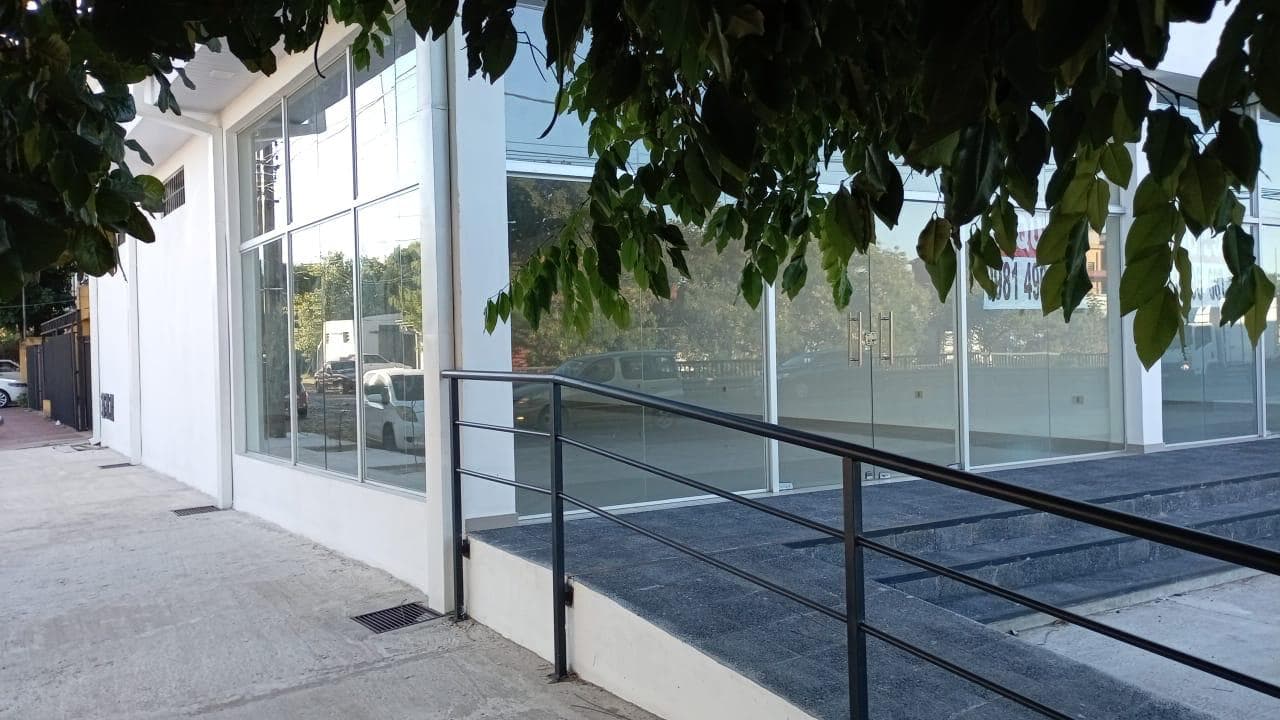 Salon comercial - excelente ubicacion - madame lynch — foto 5