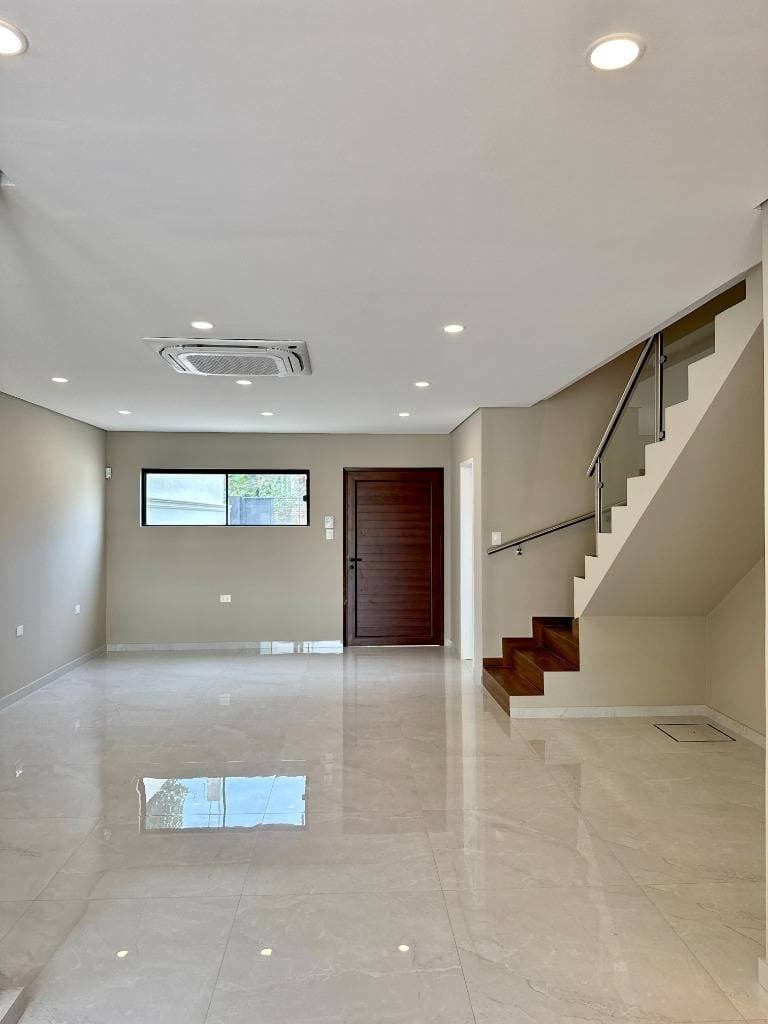 En venta Duplex de lujo a estrenar en el Cuarto Barrio de Luque — foto 2