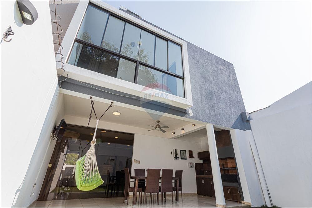 En venta duplex - barrio santa librada -uca