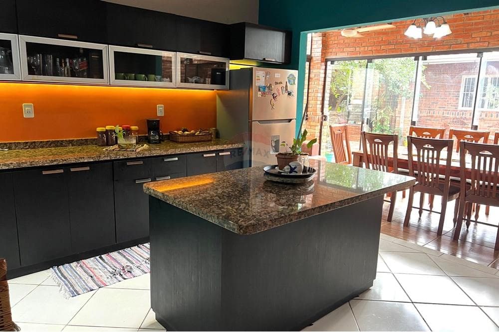 Casa - Venta - Paraguay Central Luque, bellísimo hogar para tu futuro!, foto 2