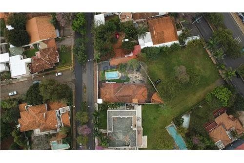 Terreno en barrio mariscal estigarribia, foto 2