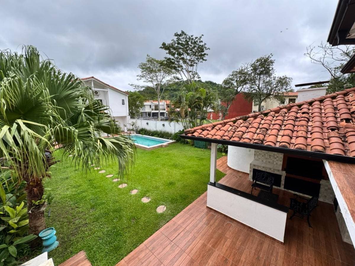 Casa de 4/5 dorm. en Itá Enramada - a 1 cuadra de la Av. Costanera Sur, foto 2