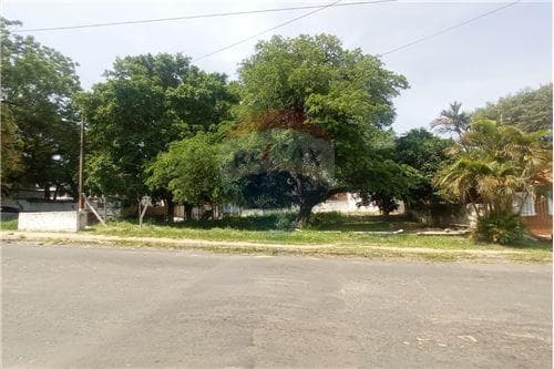 Vendo Terreno en esquina Asunción Barrio Santa Librada a pasos de Perón