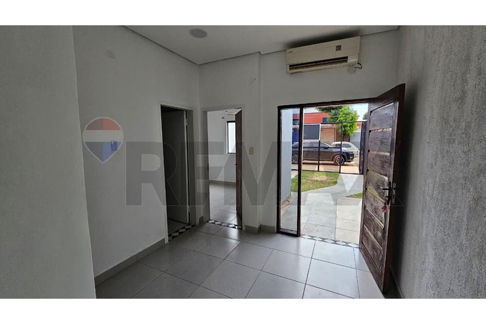Casa - Alquiler - Luque, Paraguay, foto 5