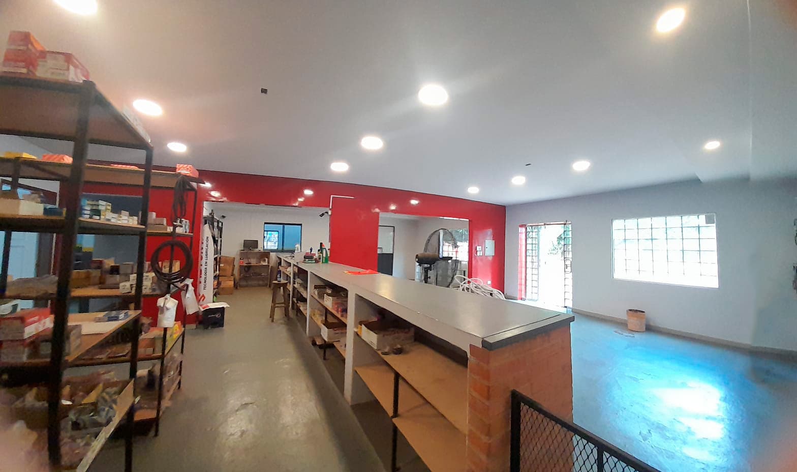 Local comercial en capiata, foto 1