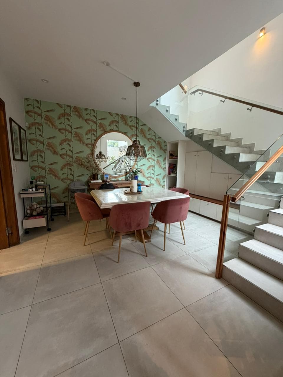 Alquilo hermoso triplex en ycuá sati - zona goethe
