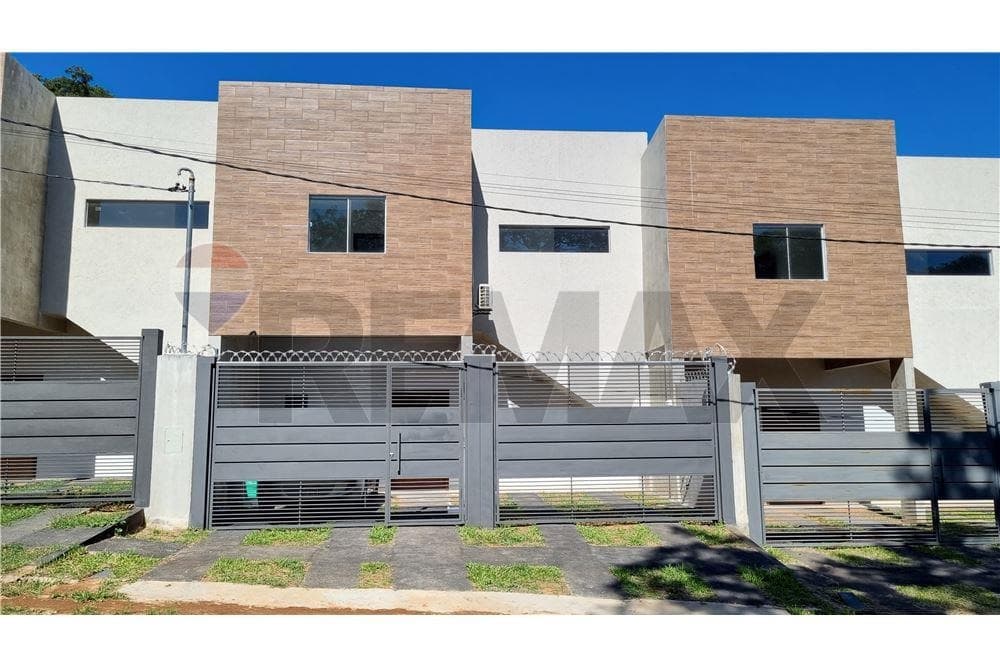 Dúplex de 3 Dormitorios en zona Yacht - Lambaré