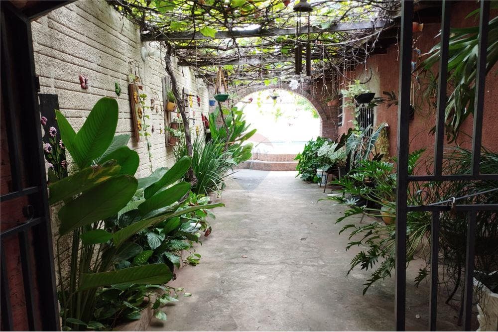Hermosa casa en Mariano Roque Alonso, foto 3