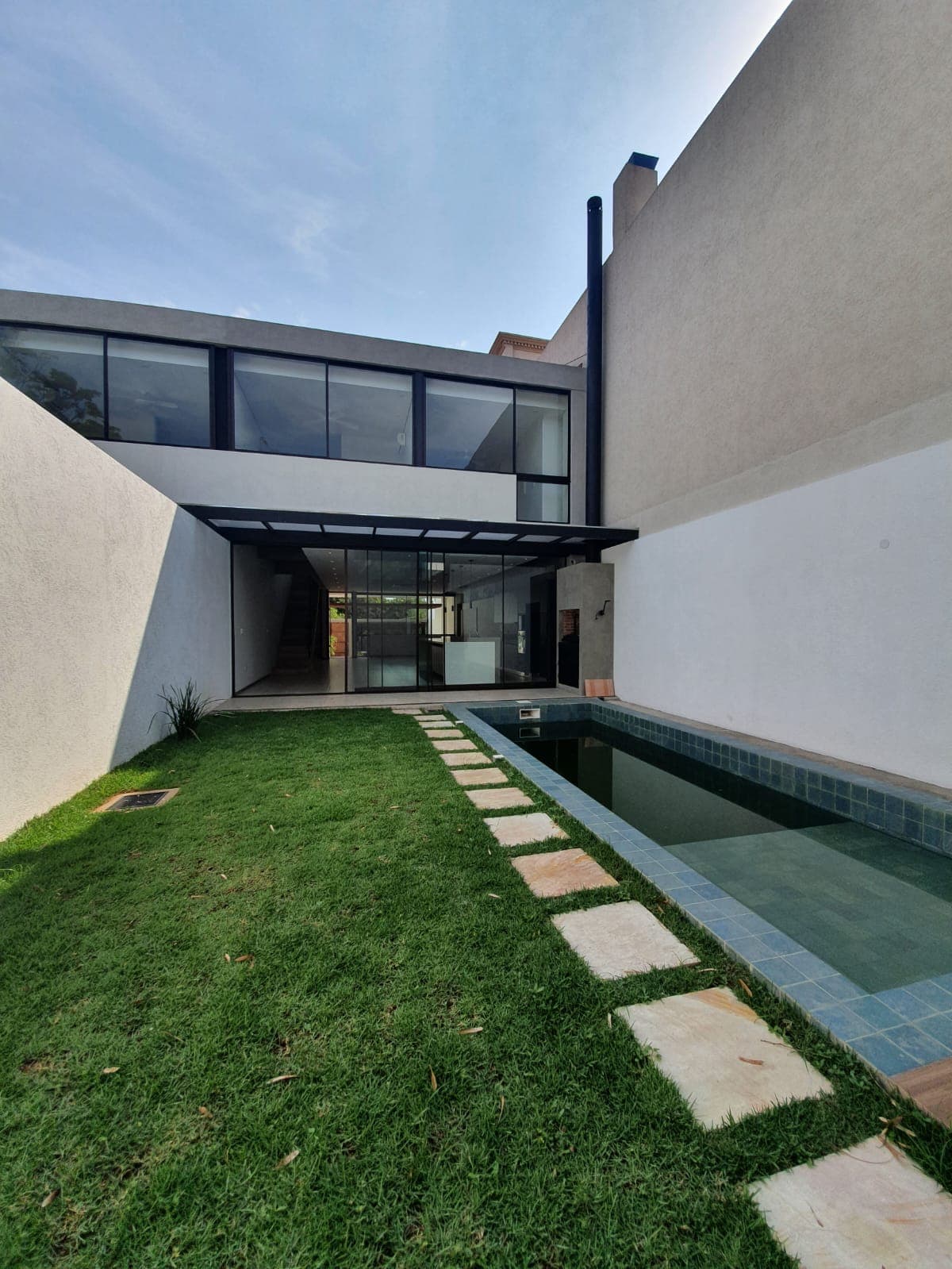 Hermosa casa pareada en mburucuya 300 m², foto 4