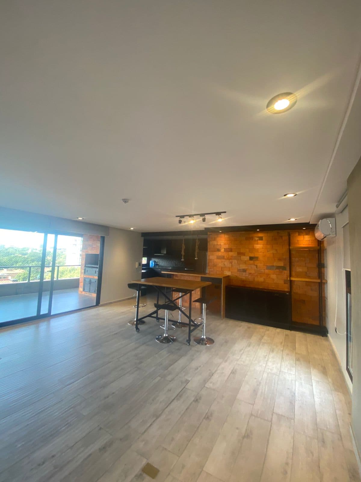Vendo Departamento Semi Amoblado Y Equipado En Edif Art 2020