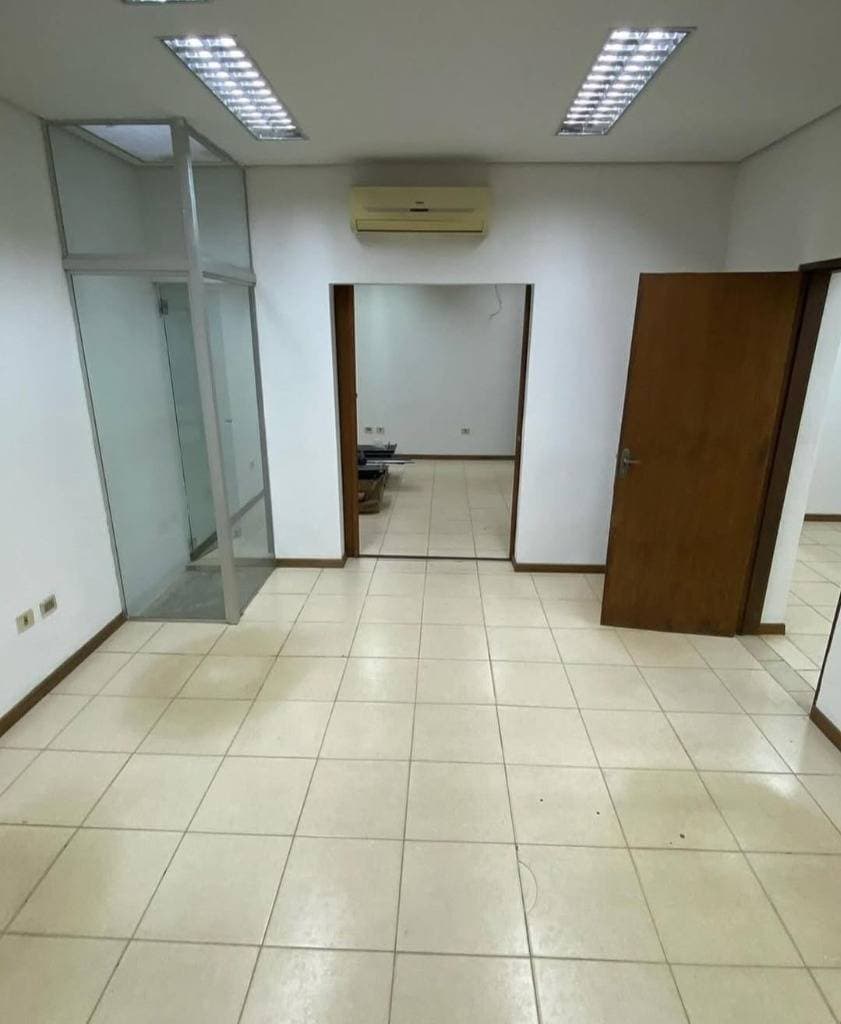 En alquiler - para oficinas - casa de varios ambientes - en Trinidad — foto 3