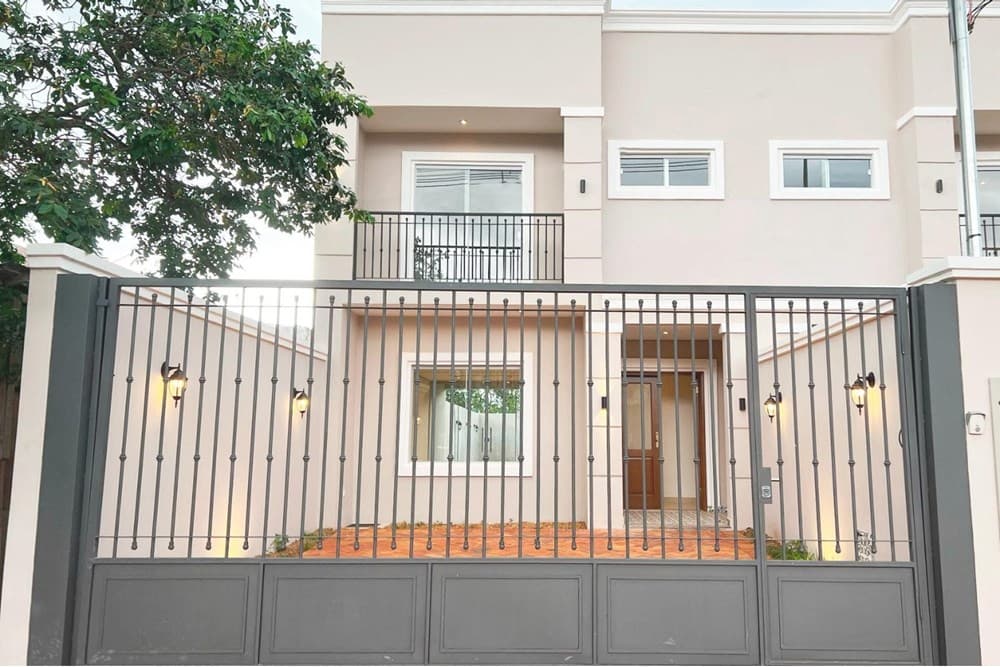 Vendo duplex a estrenar sobre avda del yacht