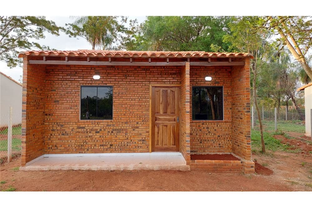 Chalet - Venta - Luque, Paraguay, invierte en un nuevo hogar!