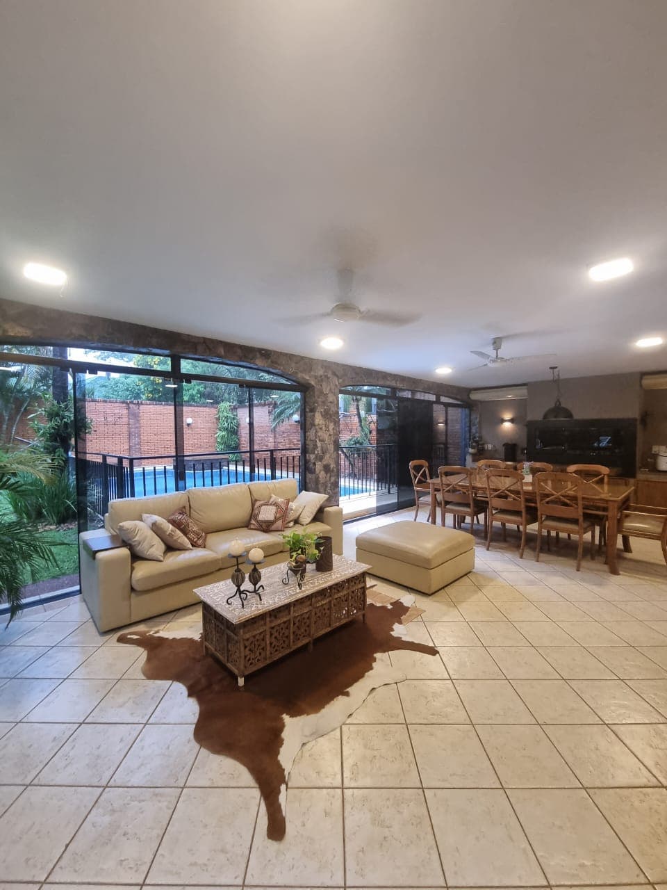 Bella residencia /7 dormitorios con gran patio 1.250 m2 — foto 5