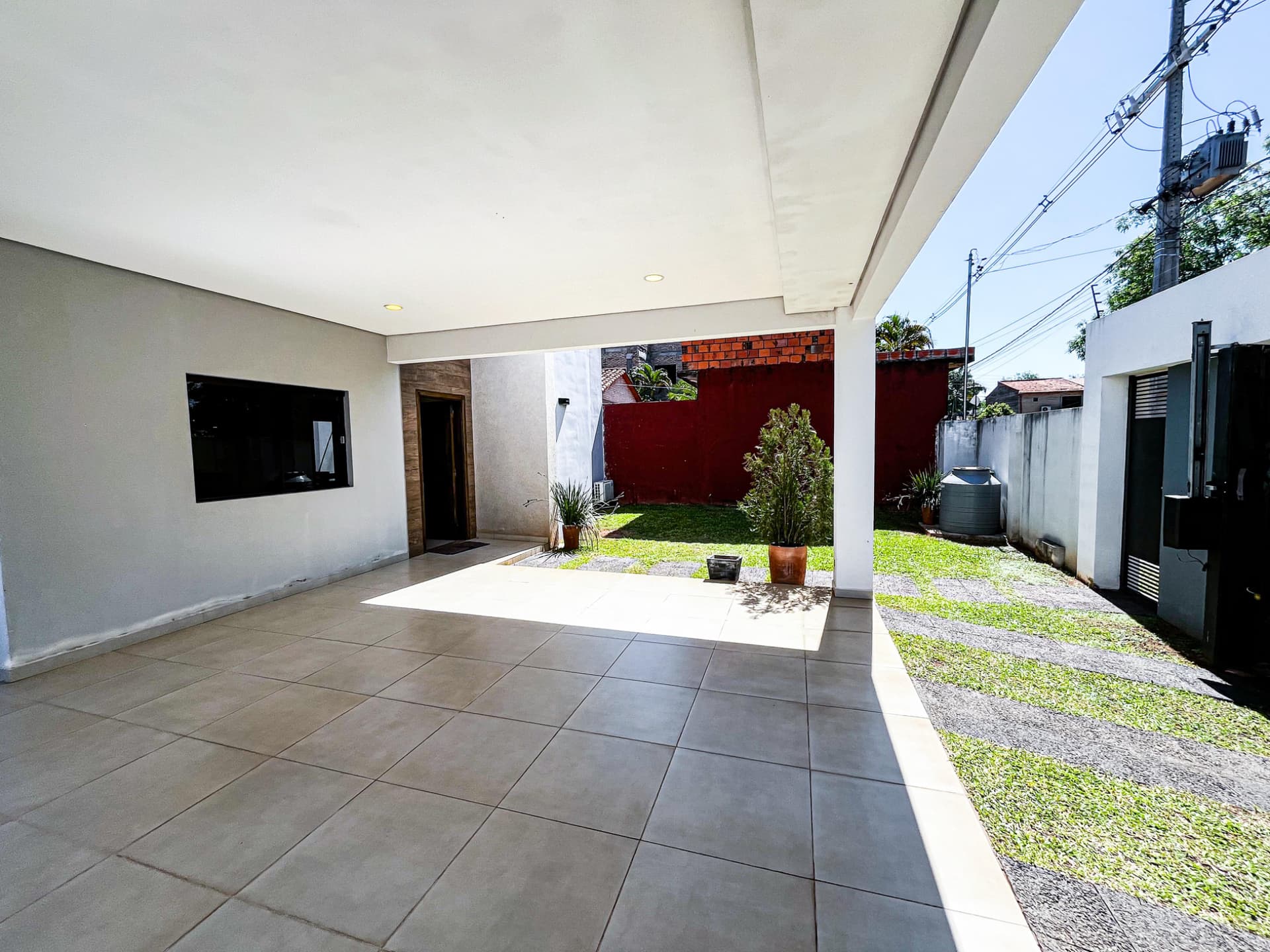 Amplia casa semi nueva en Luque - bº américa, foto 2