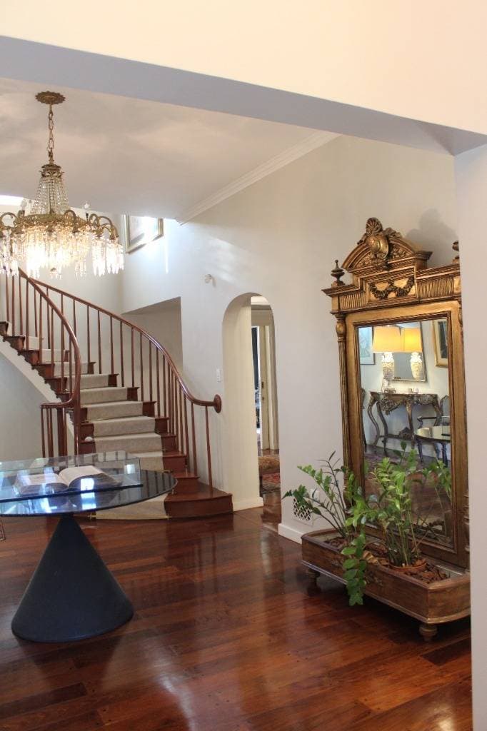 En venta elegante residencia en el barrio Las Mercedes, foto 4