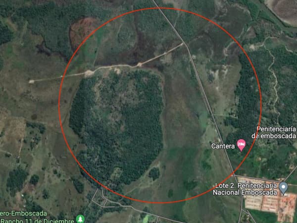 ¡en venta! Propiedad de 154 hectáreas con un cerro en el medio en emboscada