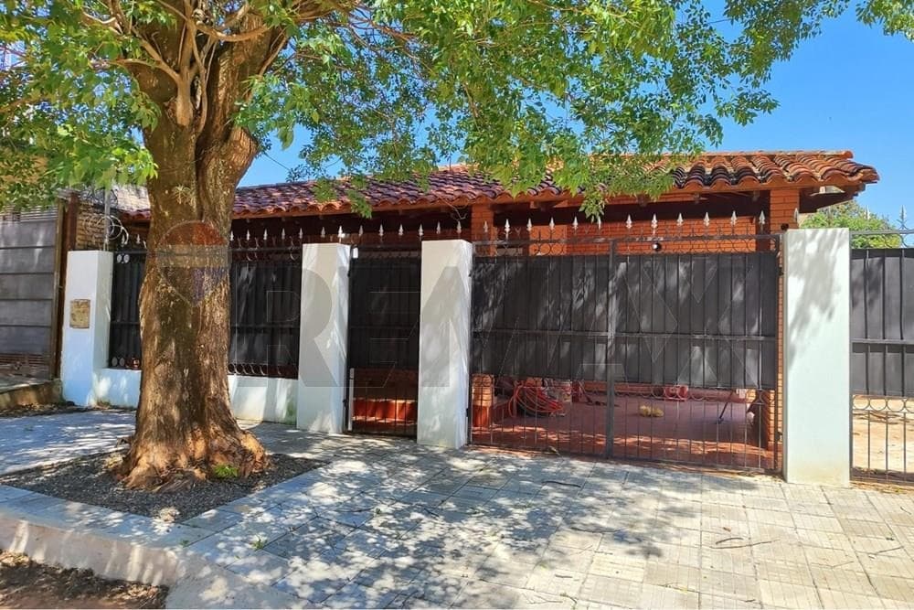 Casa - Alquiler - Luque, Central, Paraguay, foto 1
