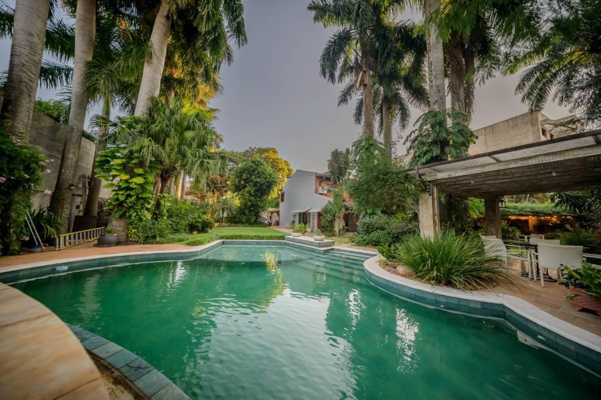 Exclusiva Residencia en Barrio Mariscal Estigarribia