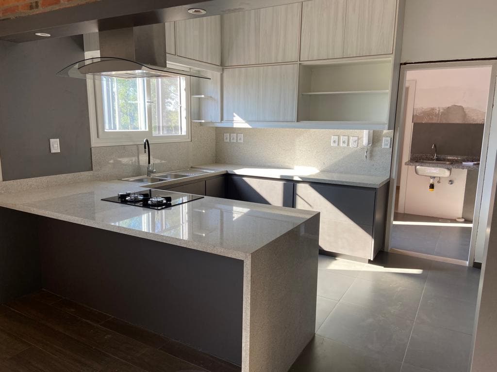 Casa En Alquiler De 3 Habitaciones En Suite, En El Barrio Cerrado Surubii — foto 4