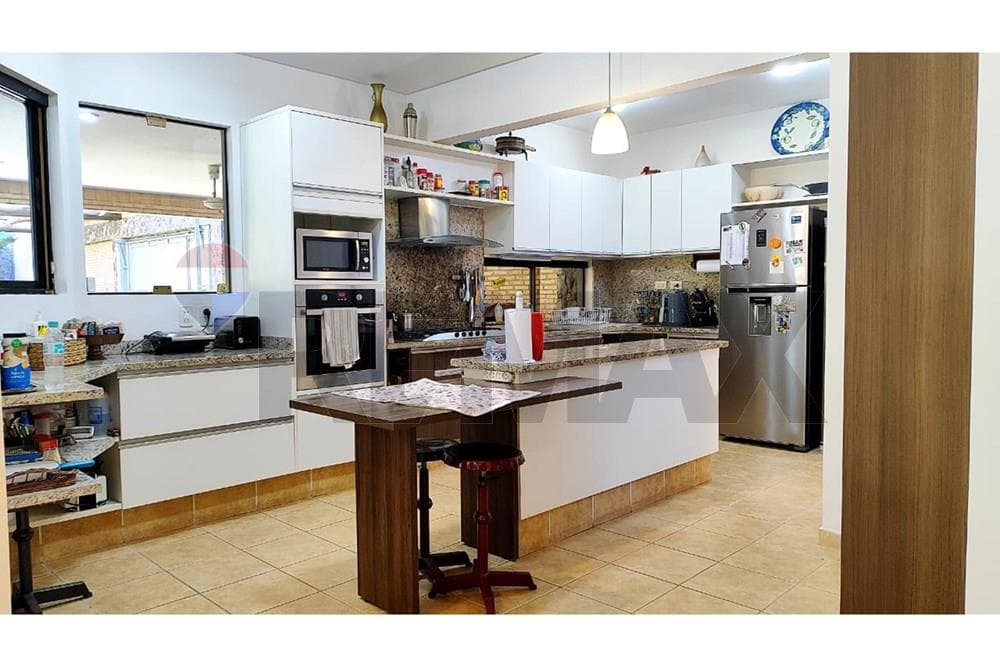 Residencia de lujo en venta en Lambaré a pasos del yacht y golf club - 1260 m2, foto 3